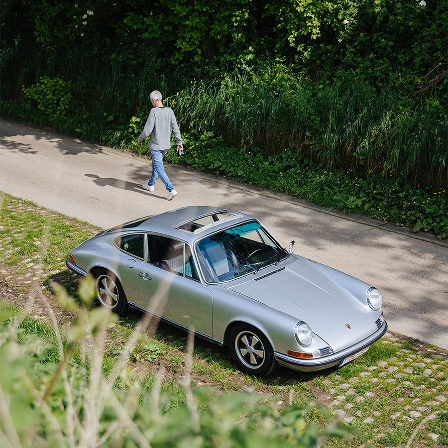 Monochromatic image text 2 image