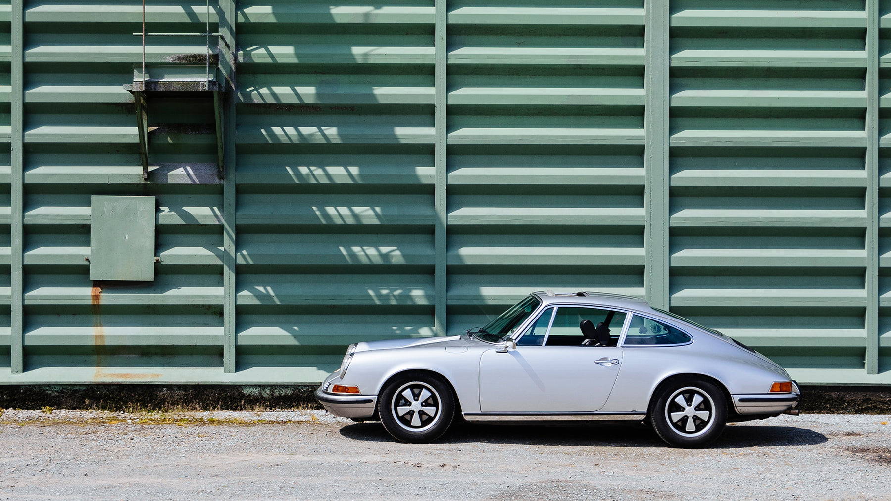 Monochromatic fifth image