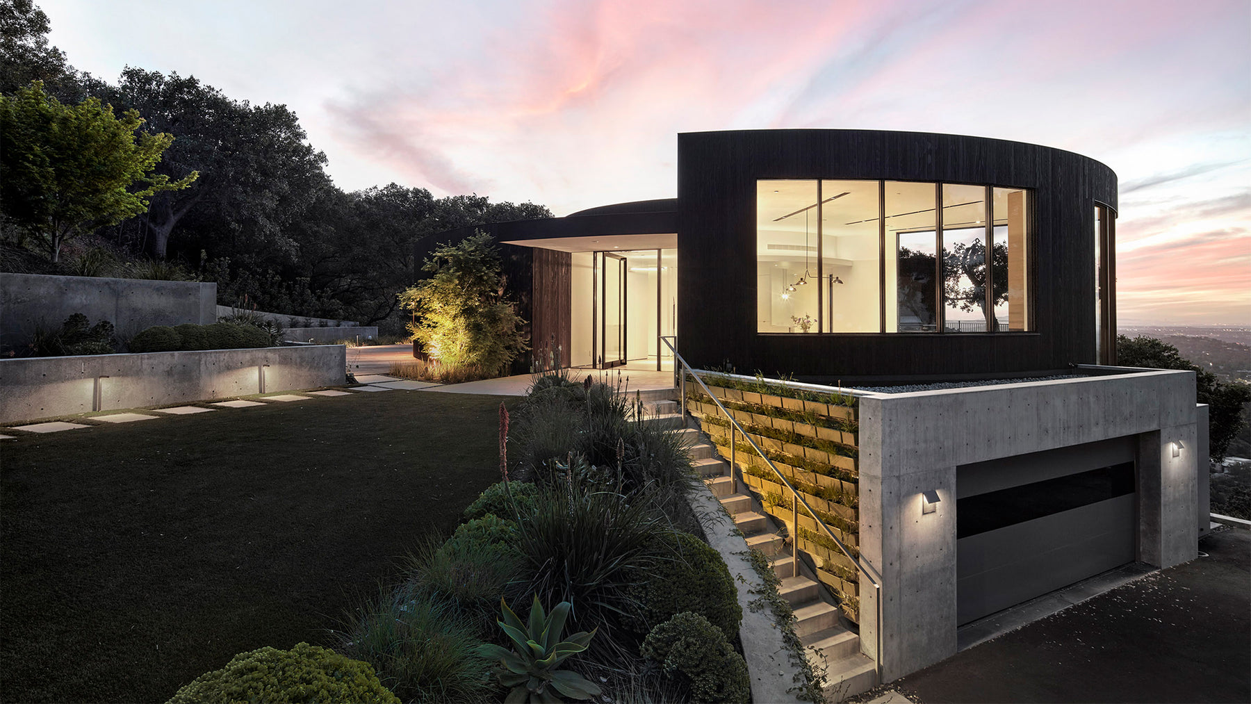 Full Circle fifth image