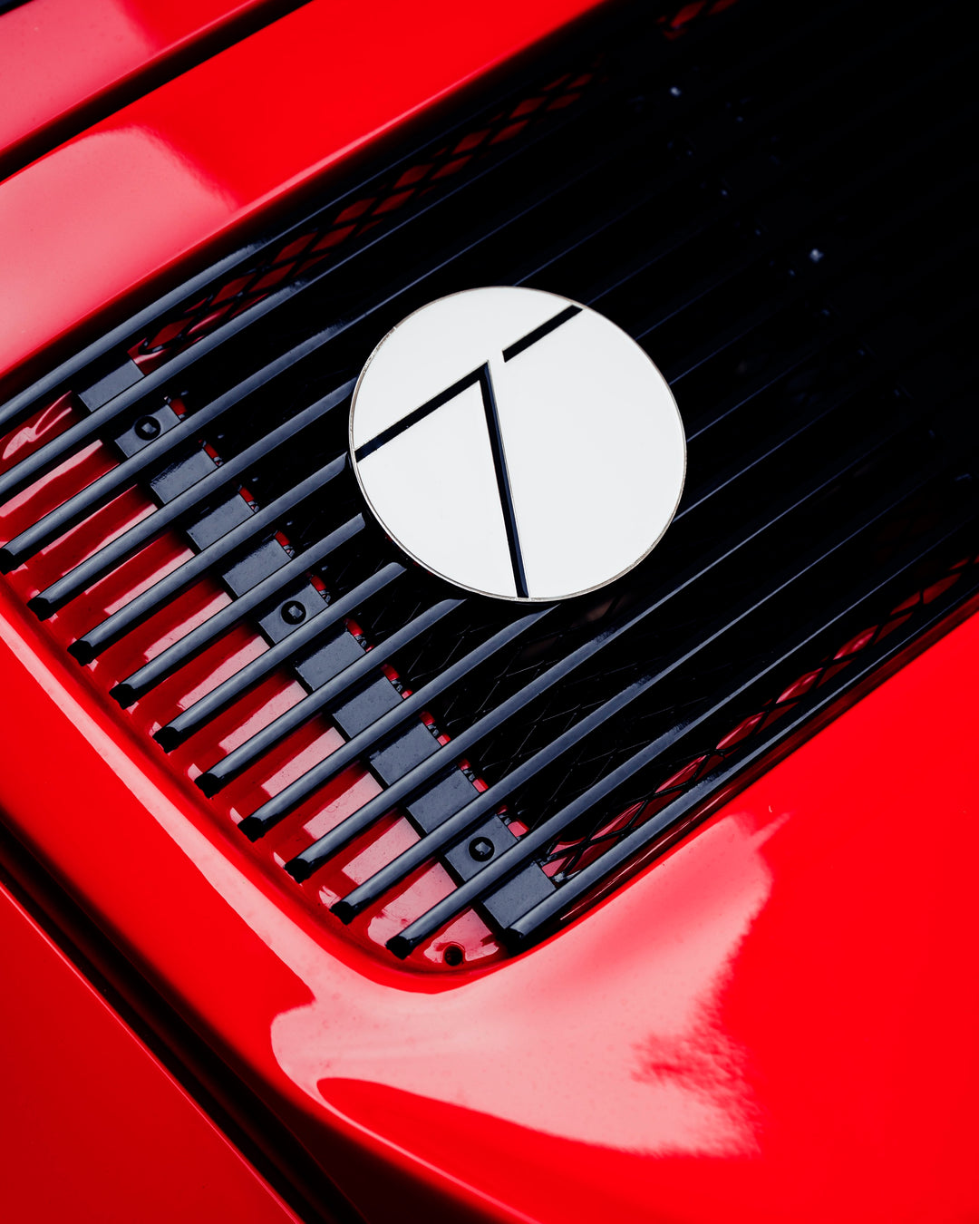 Type 7 Grillbadge in White